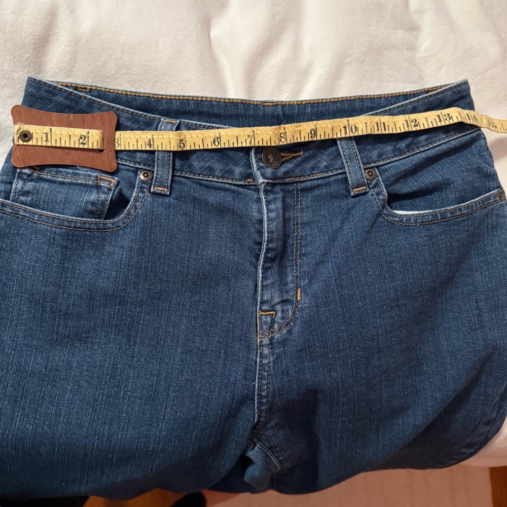 LL Bean Classic Fit Blue Women's Jeans - Picture 3 of 5